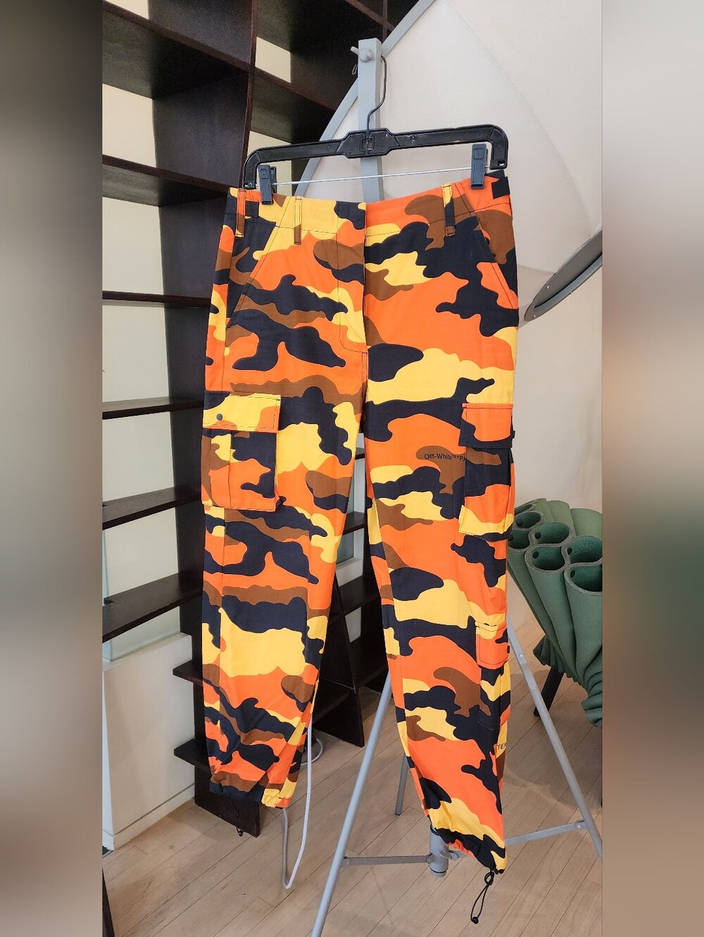 Off-White c/o Virgil Abloh Orange, Yellow & Black Camo Cargo Pants Size S - Picture 5 of 13